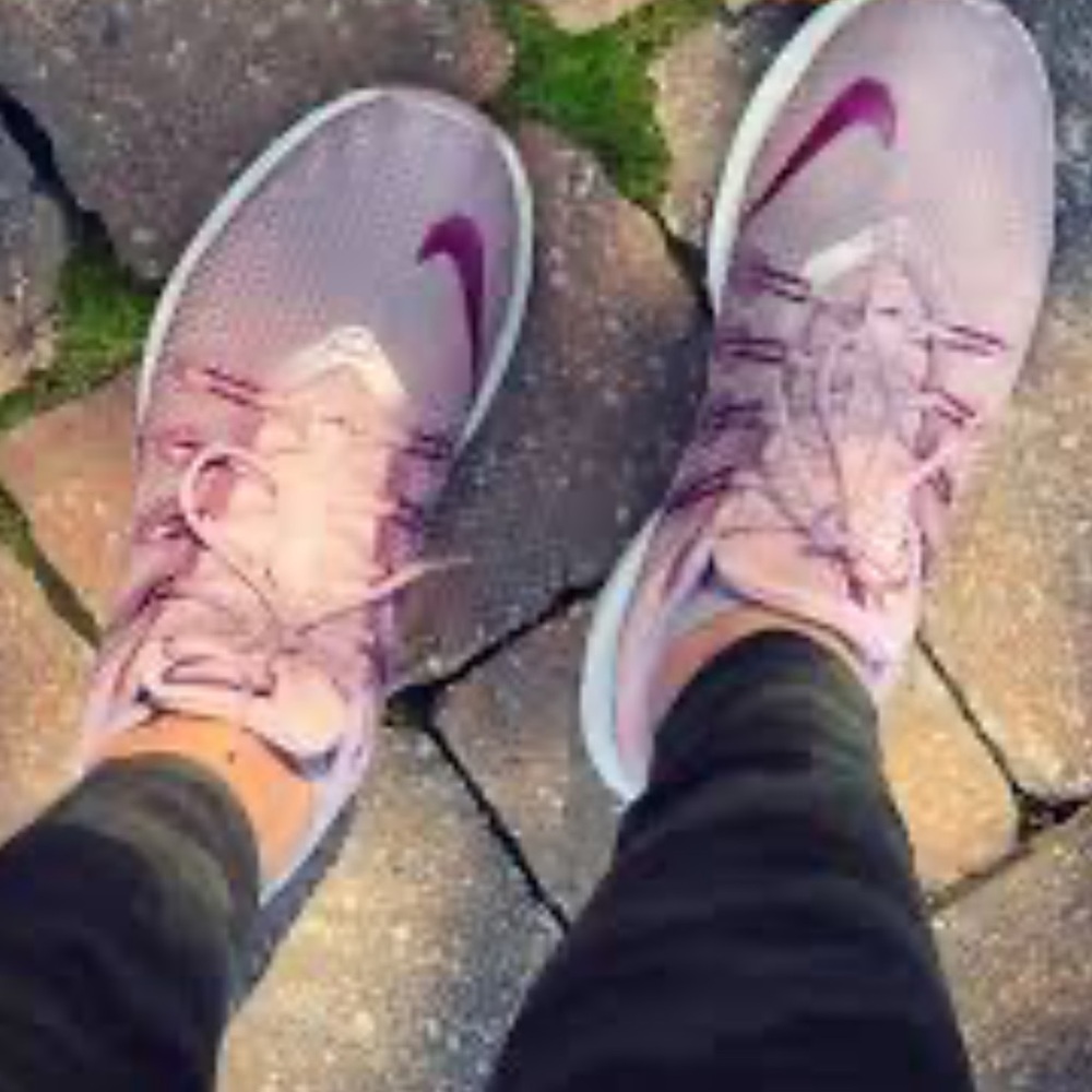 Nike Women's Athletic Shoes in Pink and Maroon - Picture 10 of 10